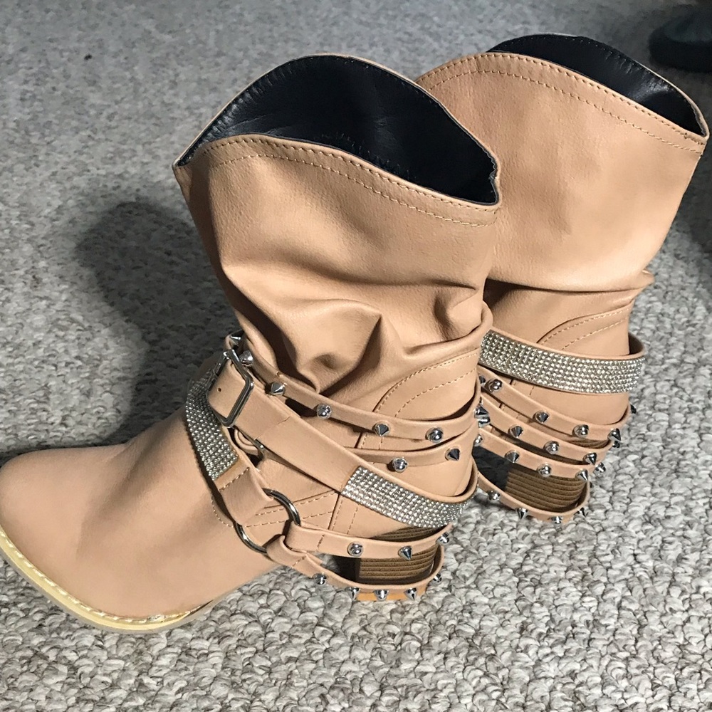 NWOT Boots with studs. 3 1/2” heel, size 8 1/2